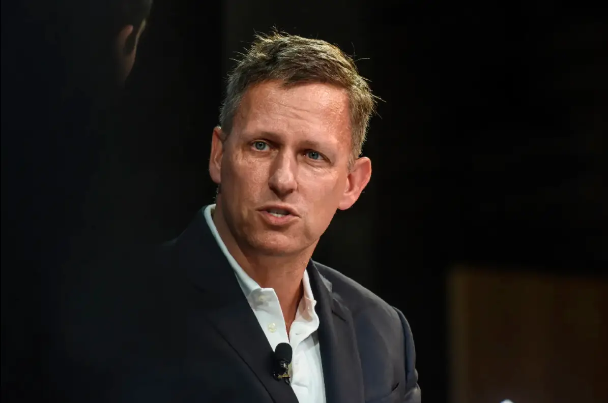 ¿Quién es Peter Thiel? El hombre que vio venir a Facebook, fundó Palantir y ahora mira hacia el Río de la Plata