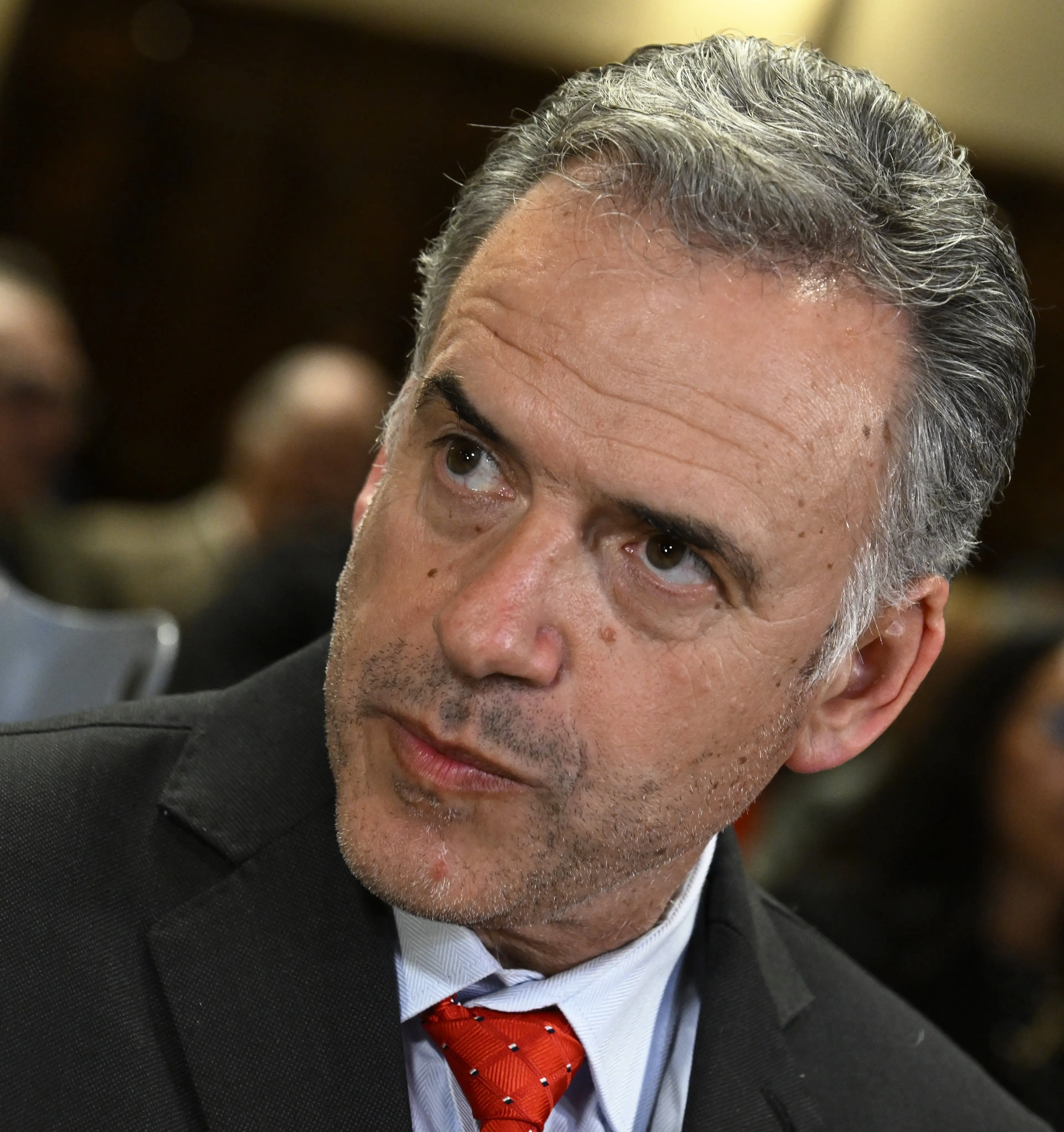 La incertidumbre económica desafía el liderazgo del gobierno