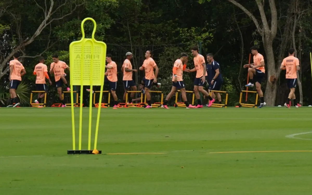 El probable equipo de Uruguay para el debut en el Mundial 2026: Bielsa prueba con Núñez y Viñas en el "doble 9"