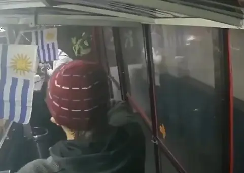 "La plata o te tiro": delincuente armado asaltó un carro de comida rápida a metros del Palacio Legislativo
