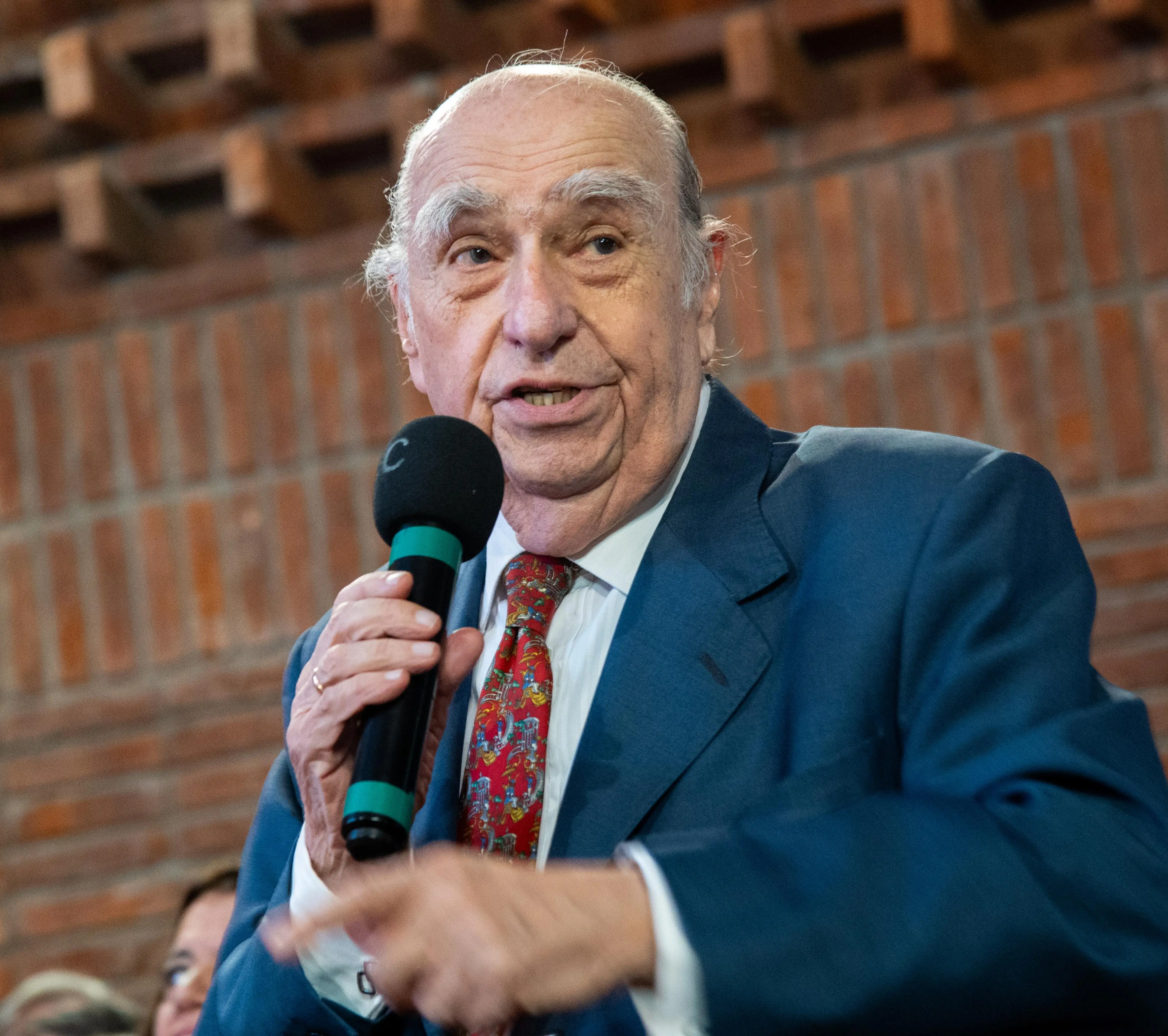 Sanguinetti: polémica por blindados militares “volvió a exponer vieja contradicción de la izquierda uruguaya”