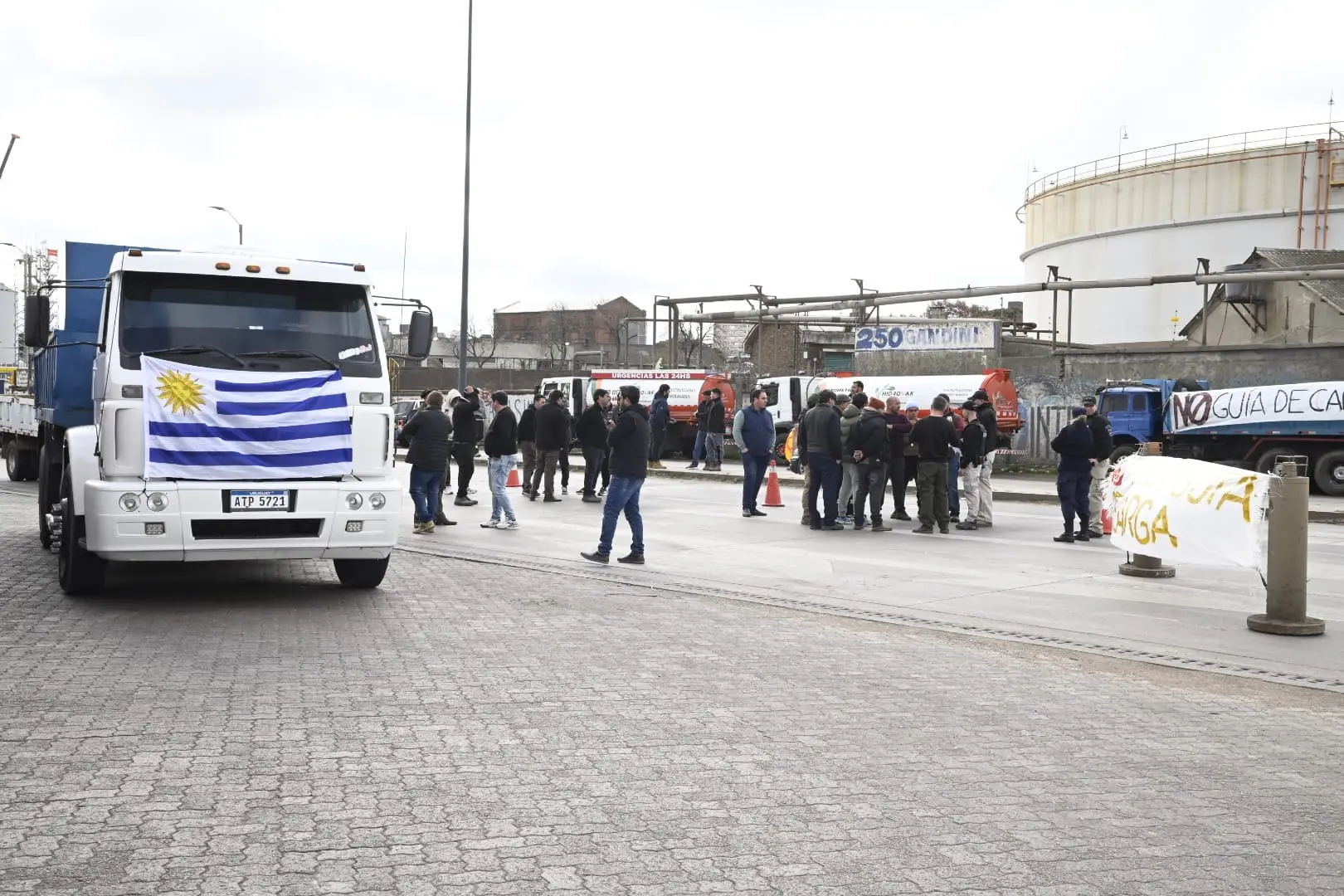 Las gremiales del transporte de carga y el gobierno hacen una pausa en la confrontación por el "Gran Hermano" del sector