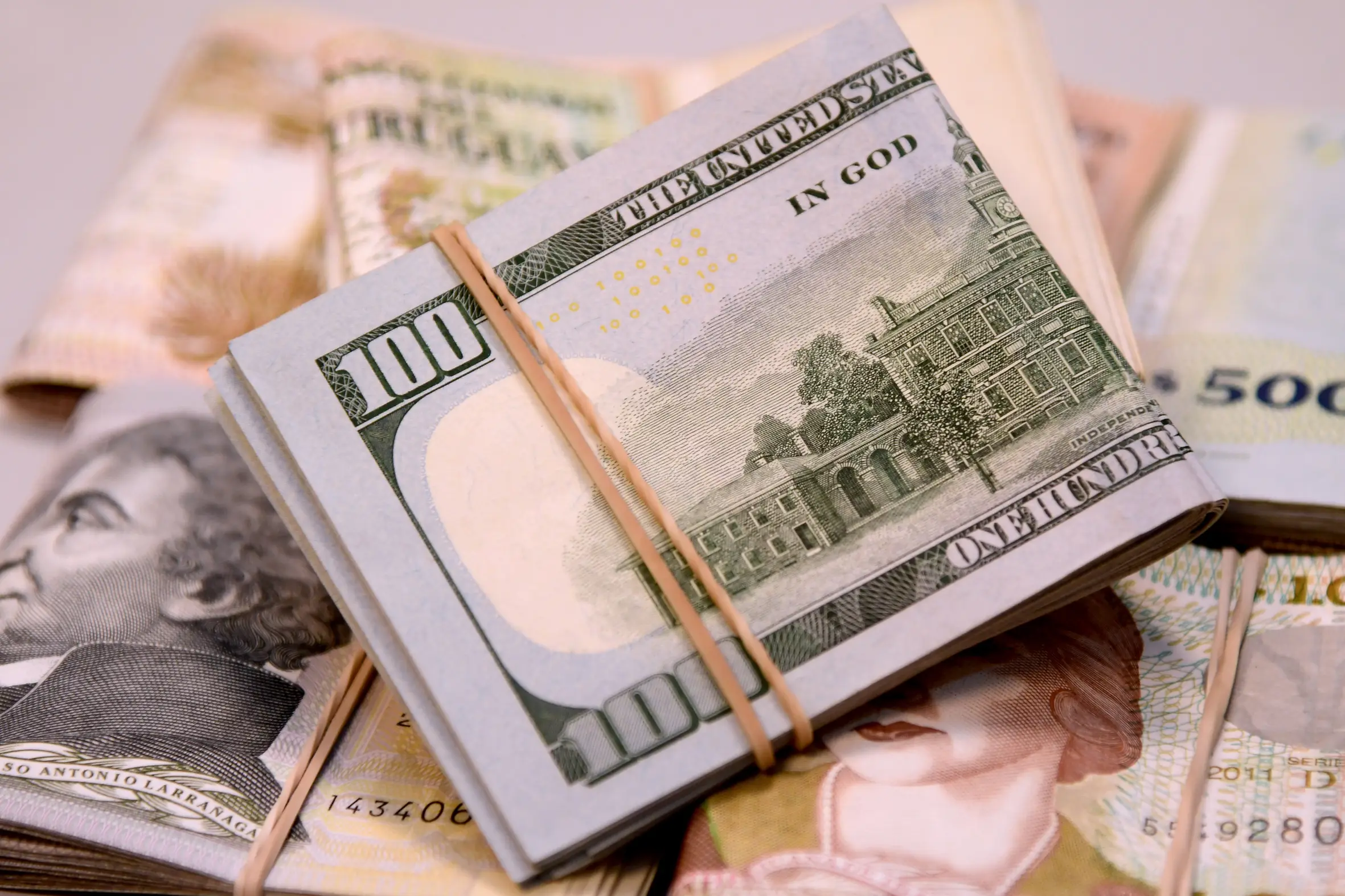 Analistas ajustan al alza las previsiones de inflación para 2026, ¿qué proyectan respecto al dólar, el PIB y el déficit?