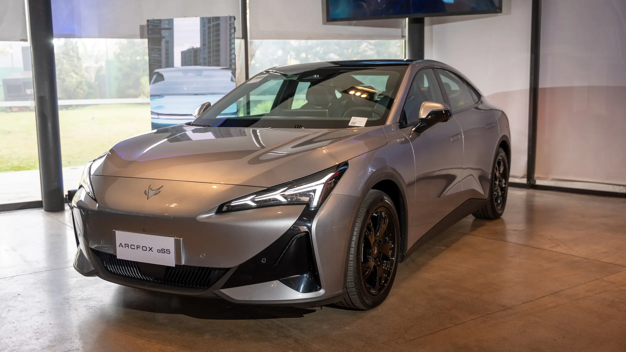 Arcfox aterriza en Uruguay: movilidad eléctrica premium y tres nuevos modelos