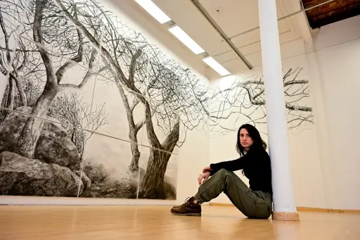 El monte nativo en blanco y negro, colores y audio en una muestra que incluye una sorpresa detrás de una pared