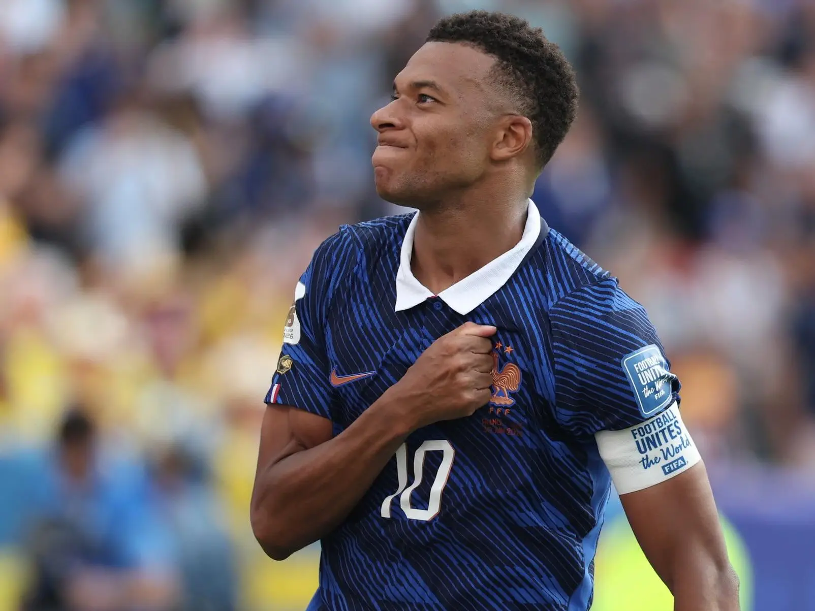 Kylian Mbappé le respondió a una senadora paraguaya que lo calificó de "camerunés colonizado" y denunció racismo