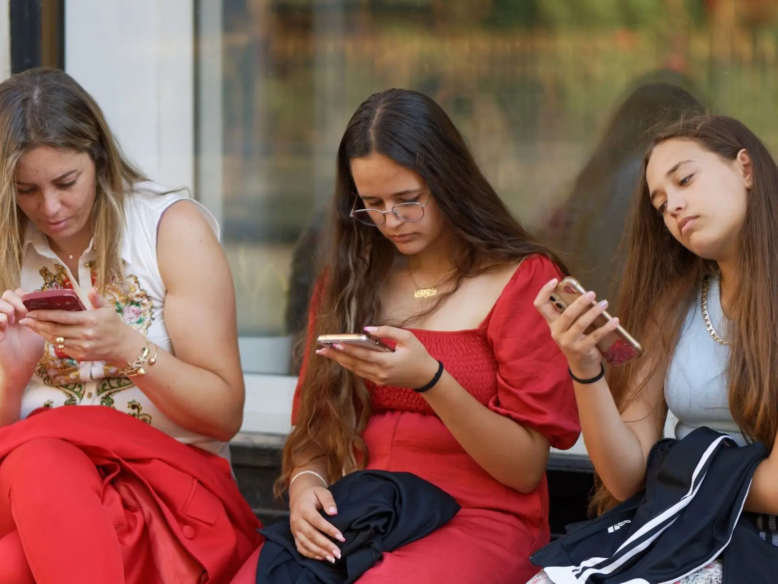 Qué preguntarte para saber si sos adicto al celular o a las redes sociales, según la psicología