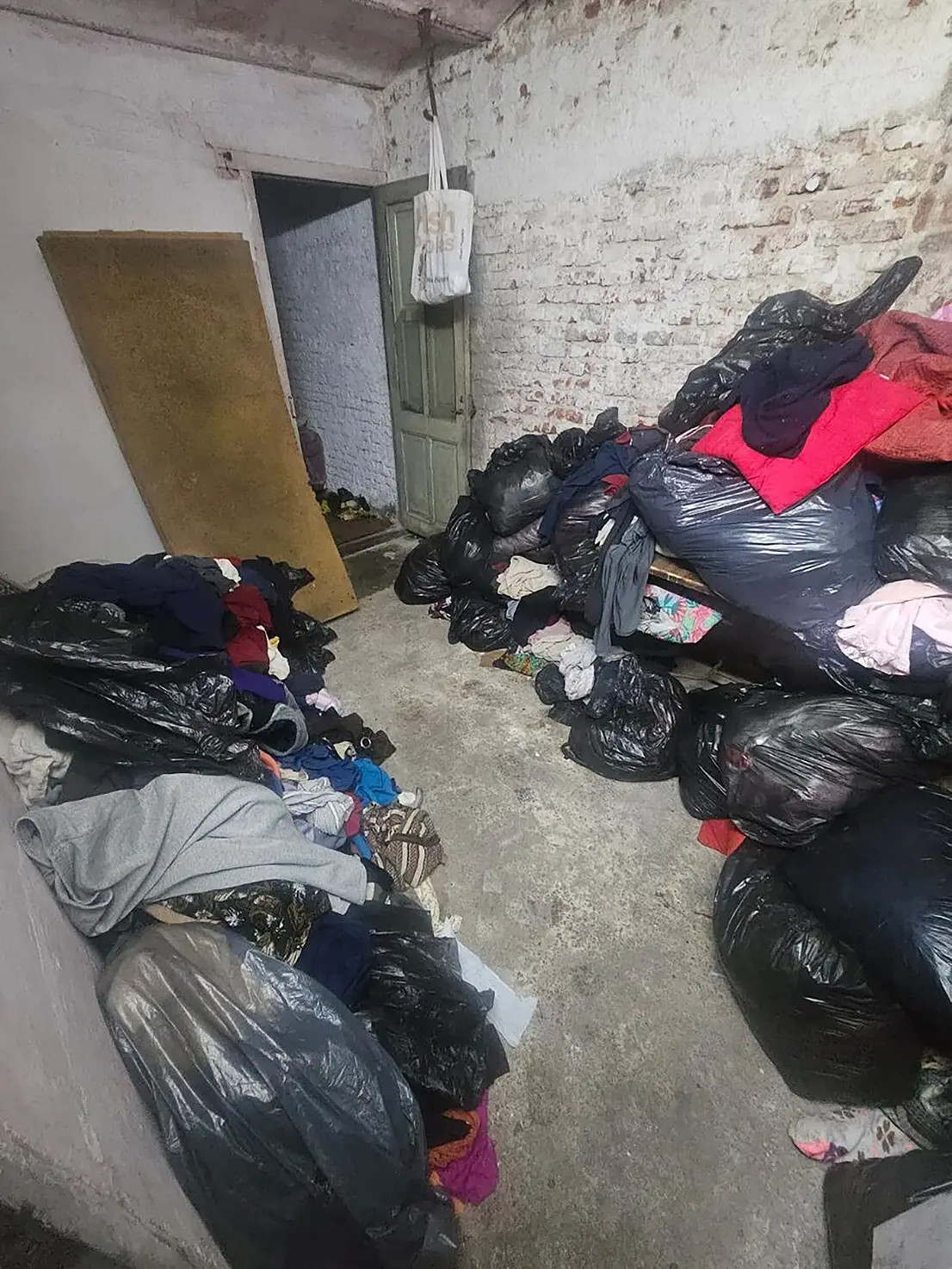Tras caso de hacinamiento en residencial, Vamos Uruguay reimpulsa tipificar como delito el maltrato a ancianos