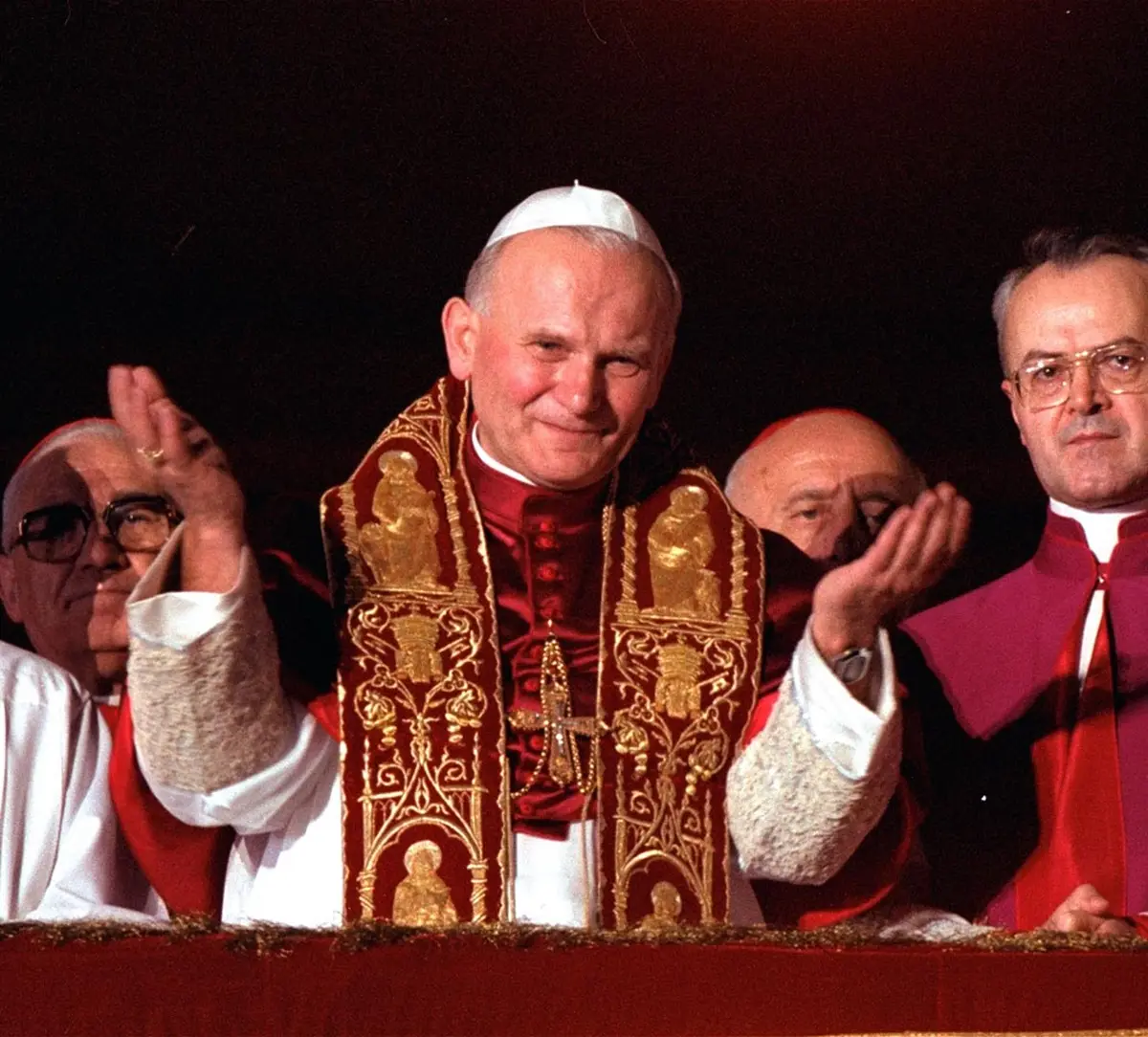Dos famosos uruguayos recordaron cuando tocaron la guitarra para Juan Pablo II en el Estadio Centenario
