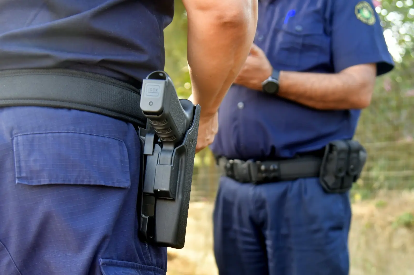 Niño mató a otro con el arma de reglamento de su madre en Colonia: autoridades investigan el caso