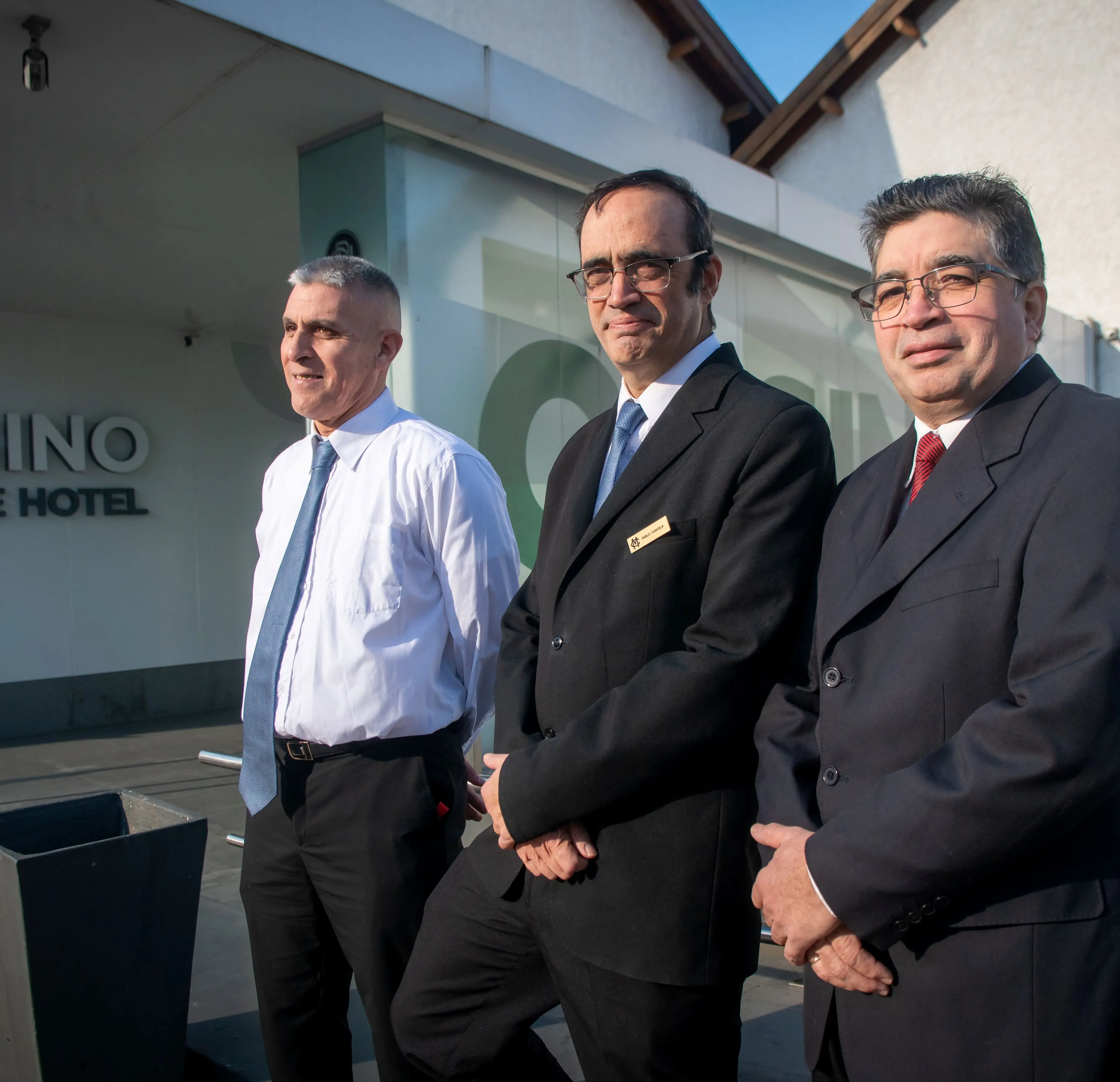 Entraron por ser hijos de funcionarios y hoy son los últimos empleados de un Casino Parque Hotel en agonía