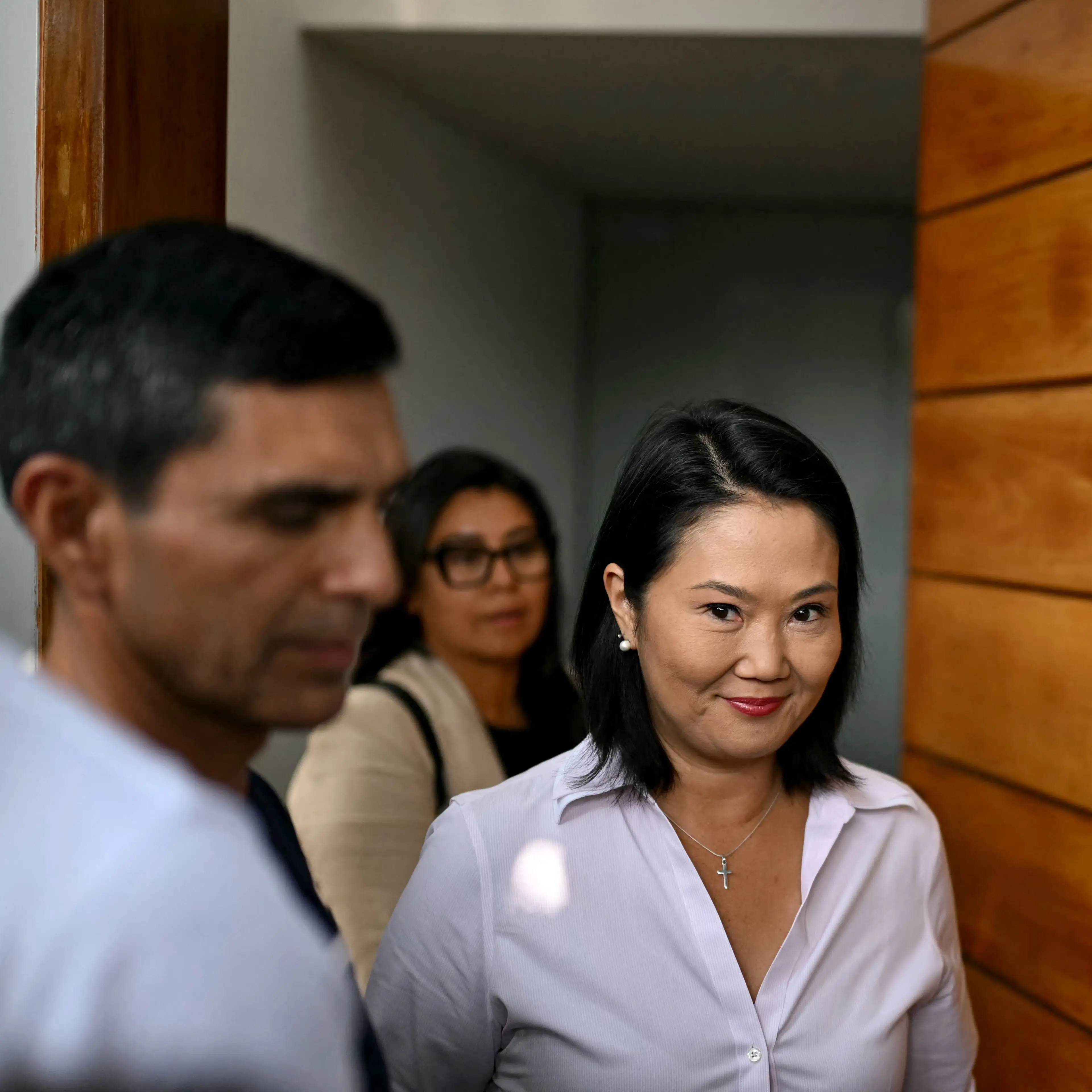 Perú: Keiko Fujimori se mantiene primero, pero falta contar los votos impugnados para confirmar su triunfo