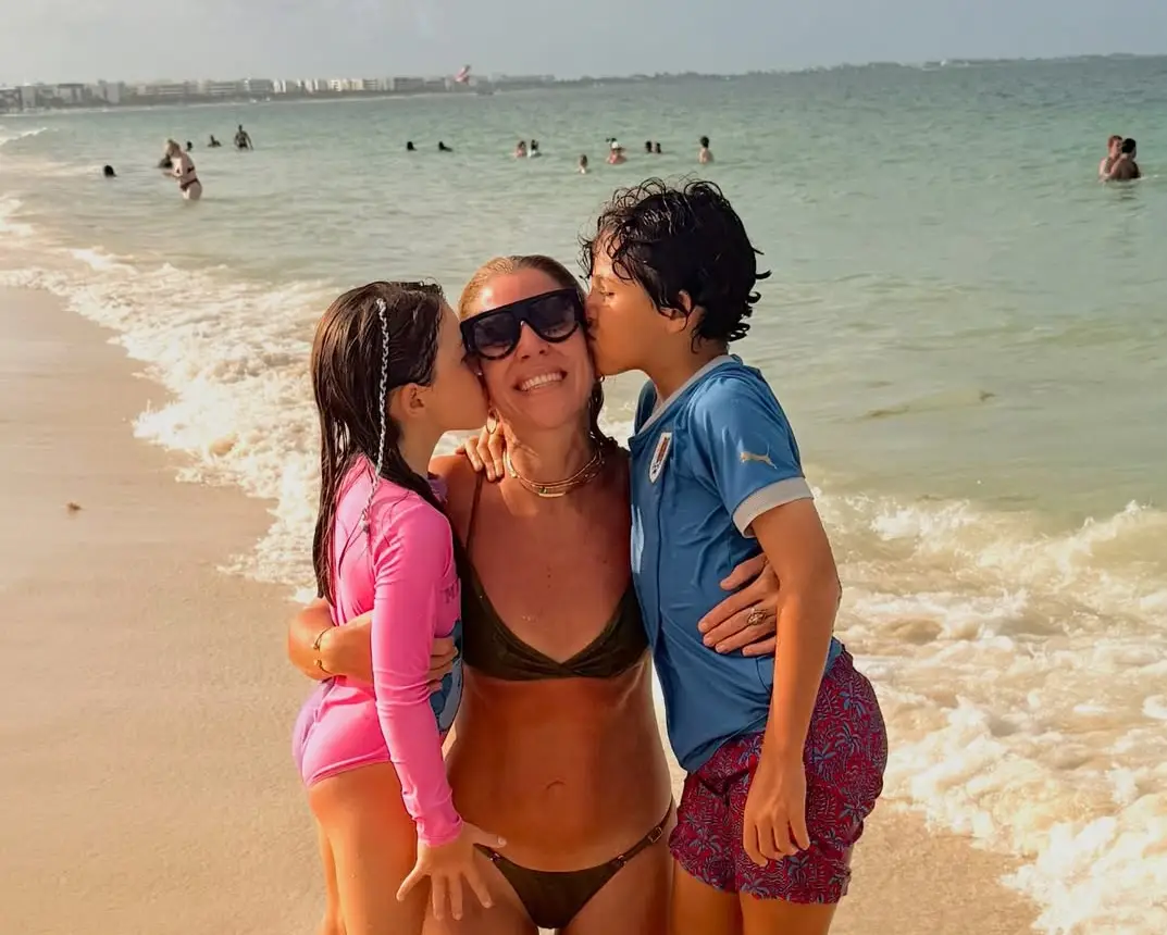Ximena Torres: el viaje mundialista con sus hijos y las fotos del caribe mexicano sin Inteligencia Artificial