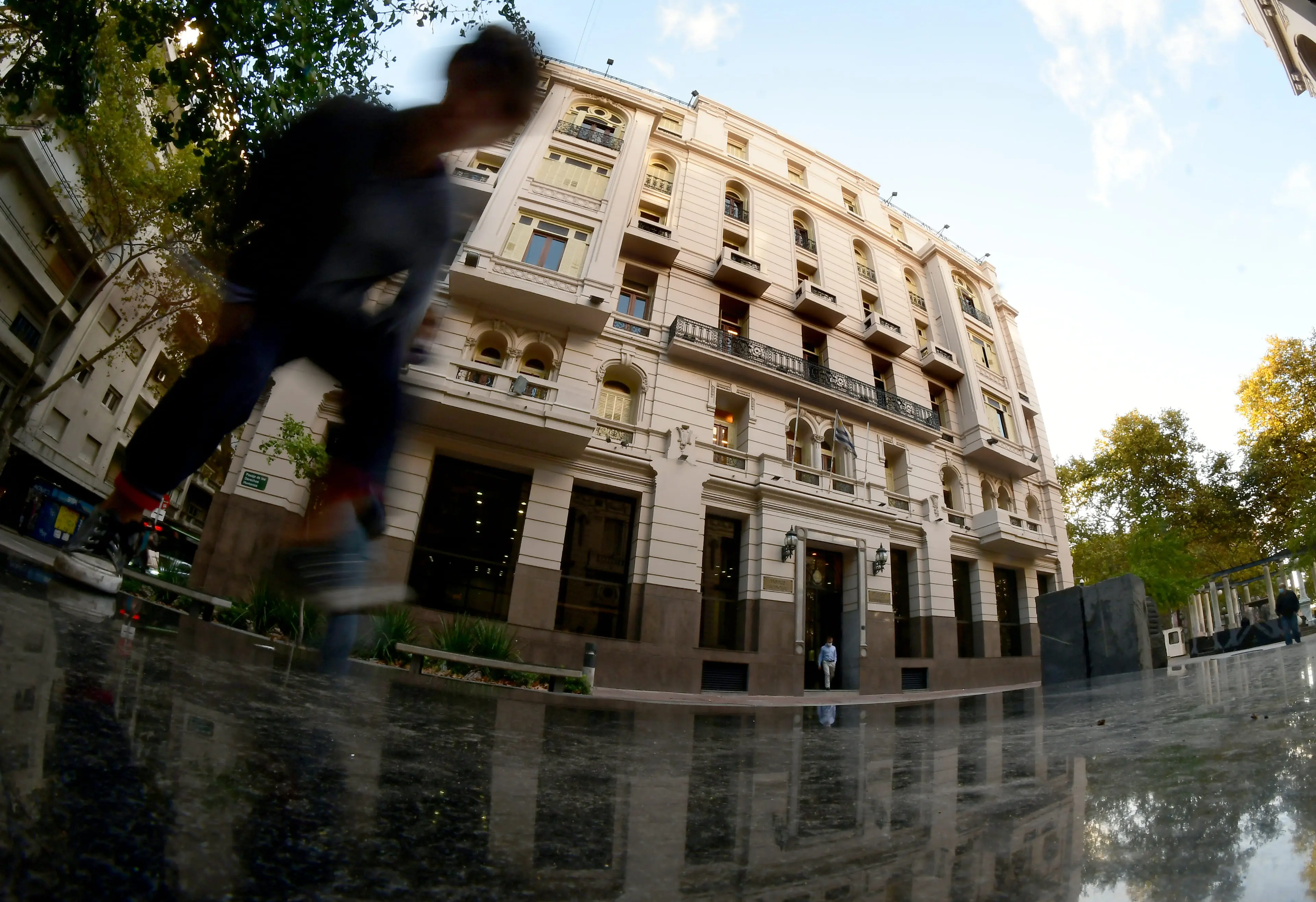 Policía mató de cuatro disparos a un hombre en situación de calle y Tribunal bajó condena por "contexto atenuante"