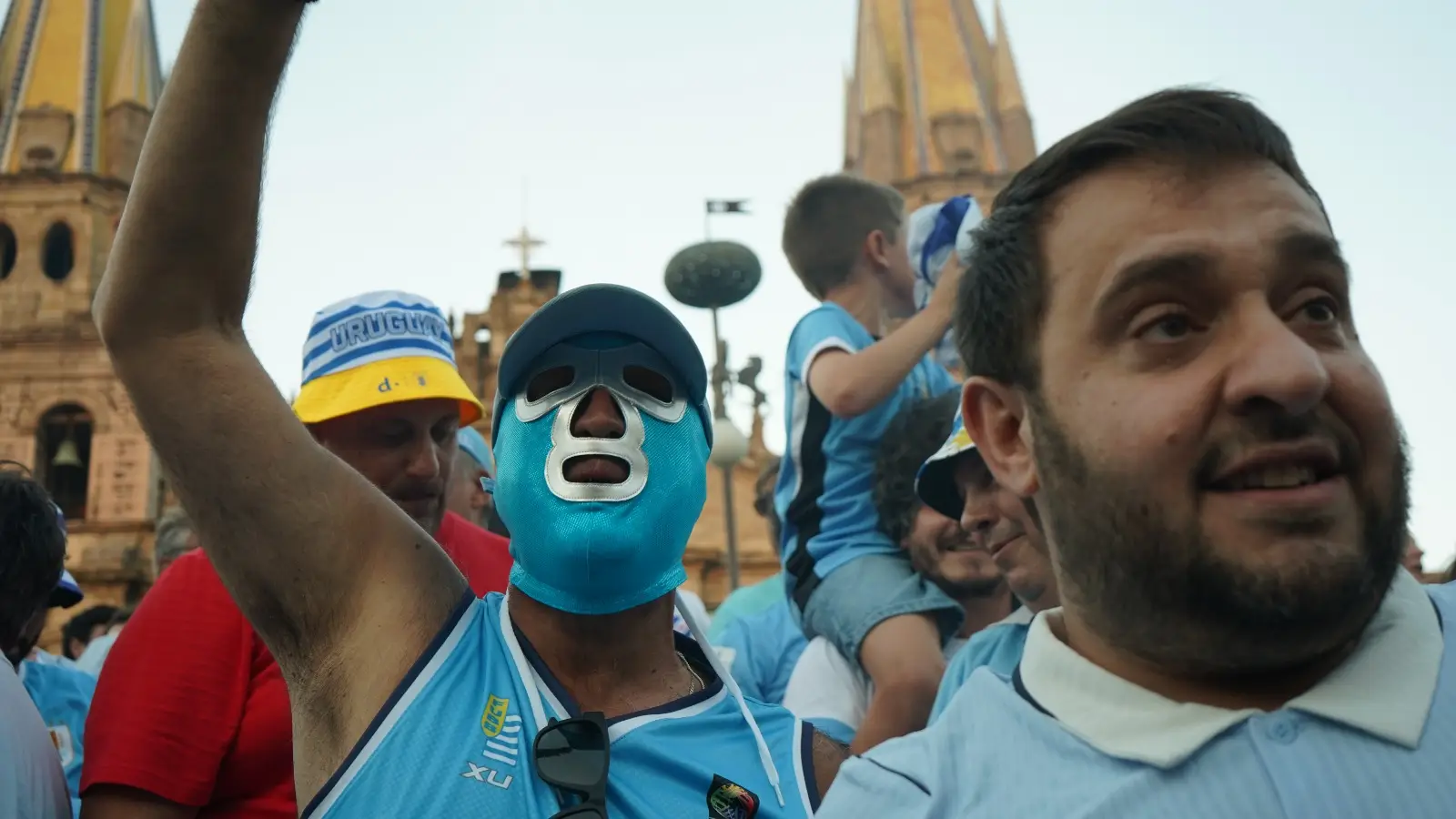 Banderazo a la mexicana: cientos de uruguayos se juntaron en Guadalajara en la previa al partido con España