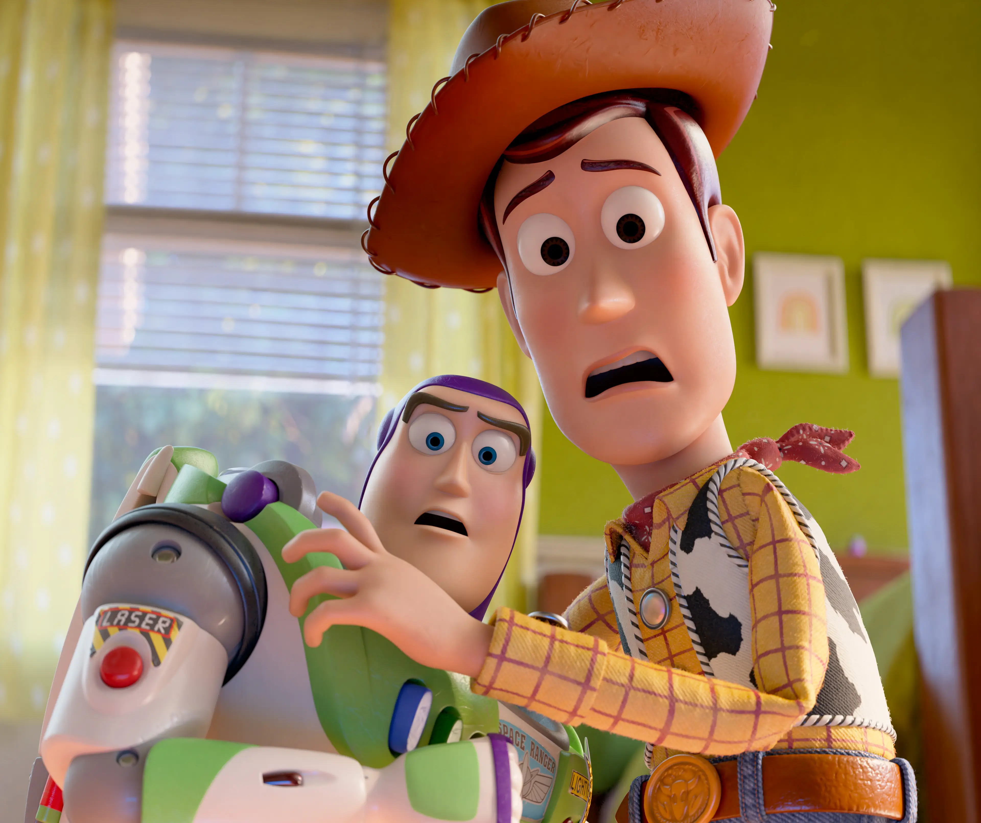 "Toy Story 5" llega con una crítica al uso de las pantallas, suma a Bad Bunny y una canción de Taylor Swift