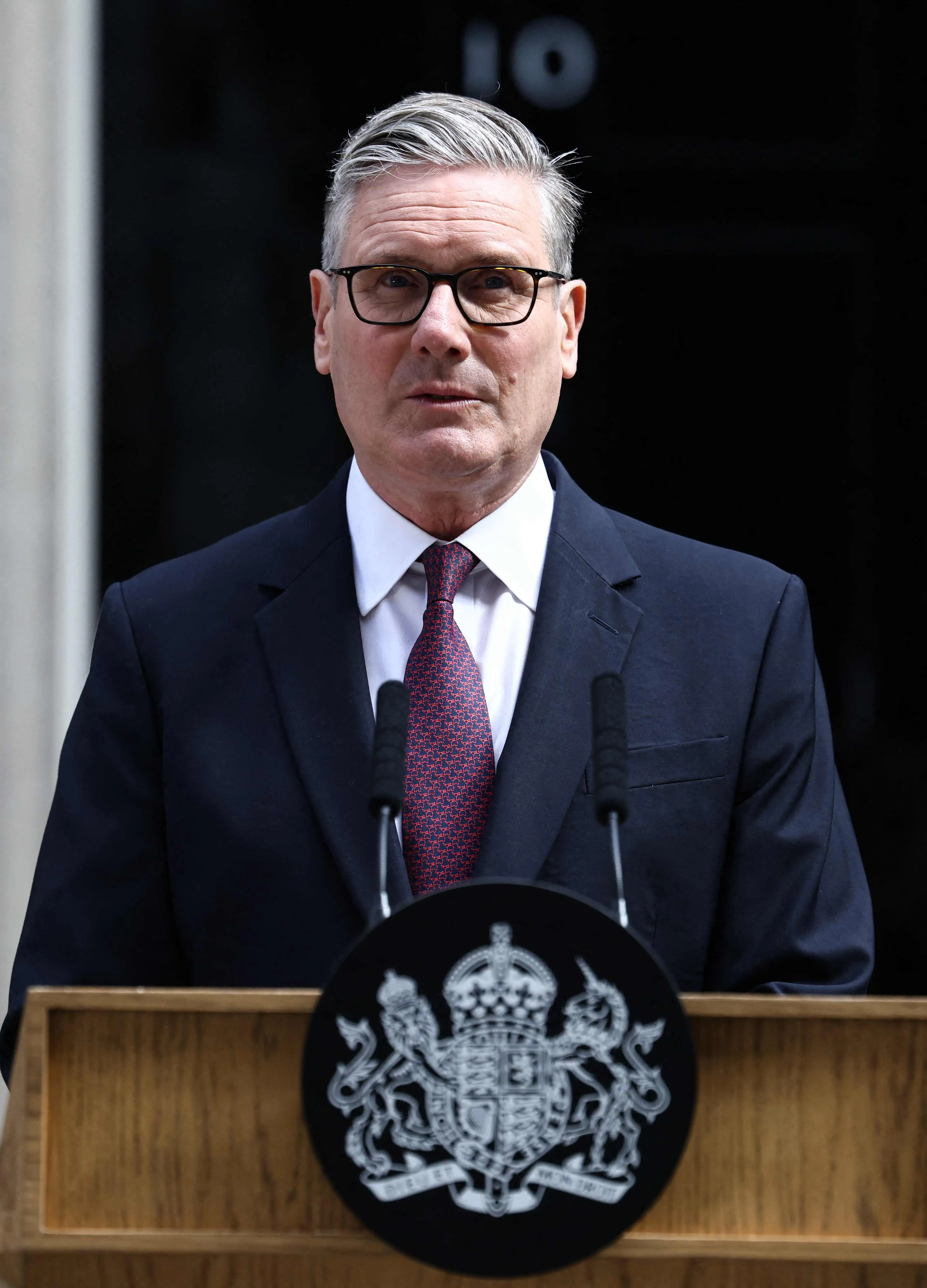 Keir Starmer, primer ministro británico, anuncia su renuncia tras el desplome de su popularidad