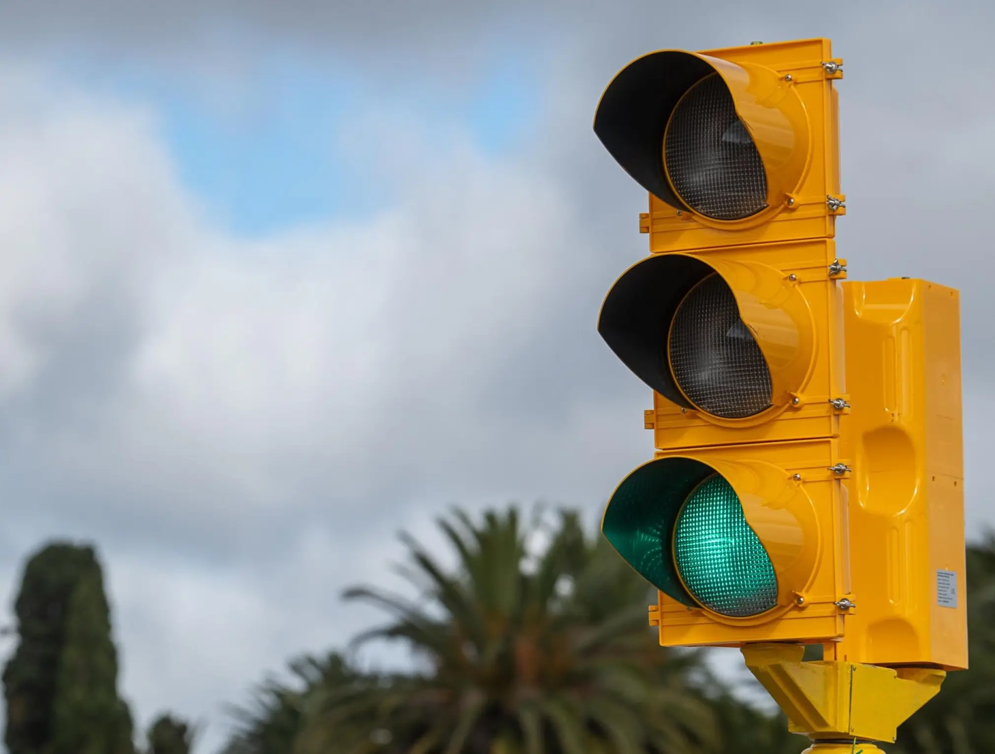 Montevideo suma un nuevo semáforo y se prepara para varios cambios en el tránsito: cortes y desvíos para este 16 de julio