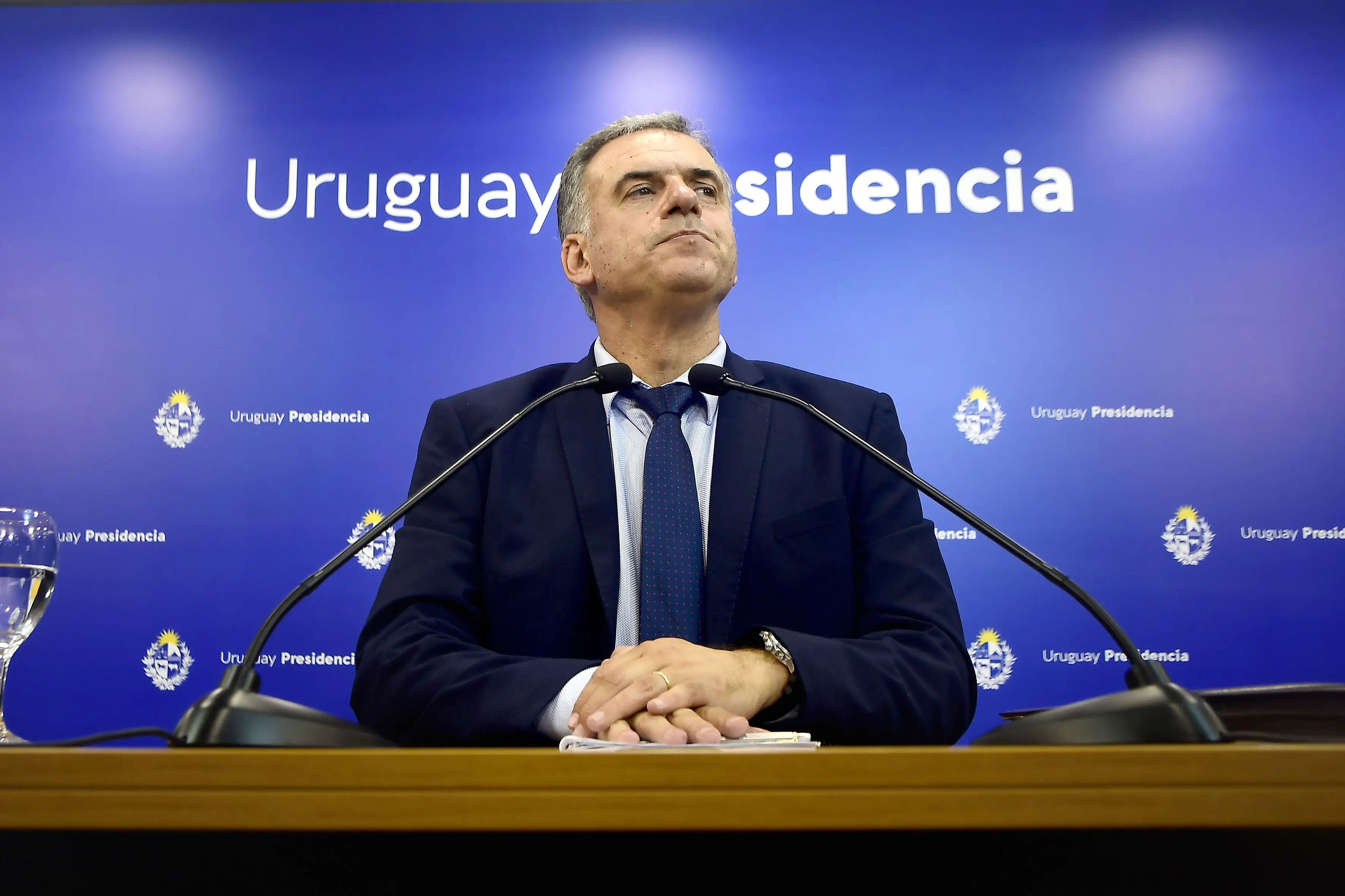 Desaprobación de la gestión de Yamandú Orsi sube a 53% y la aprobación es de 26%, según encuesta de Equipos