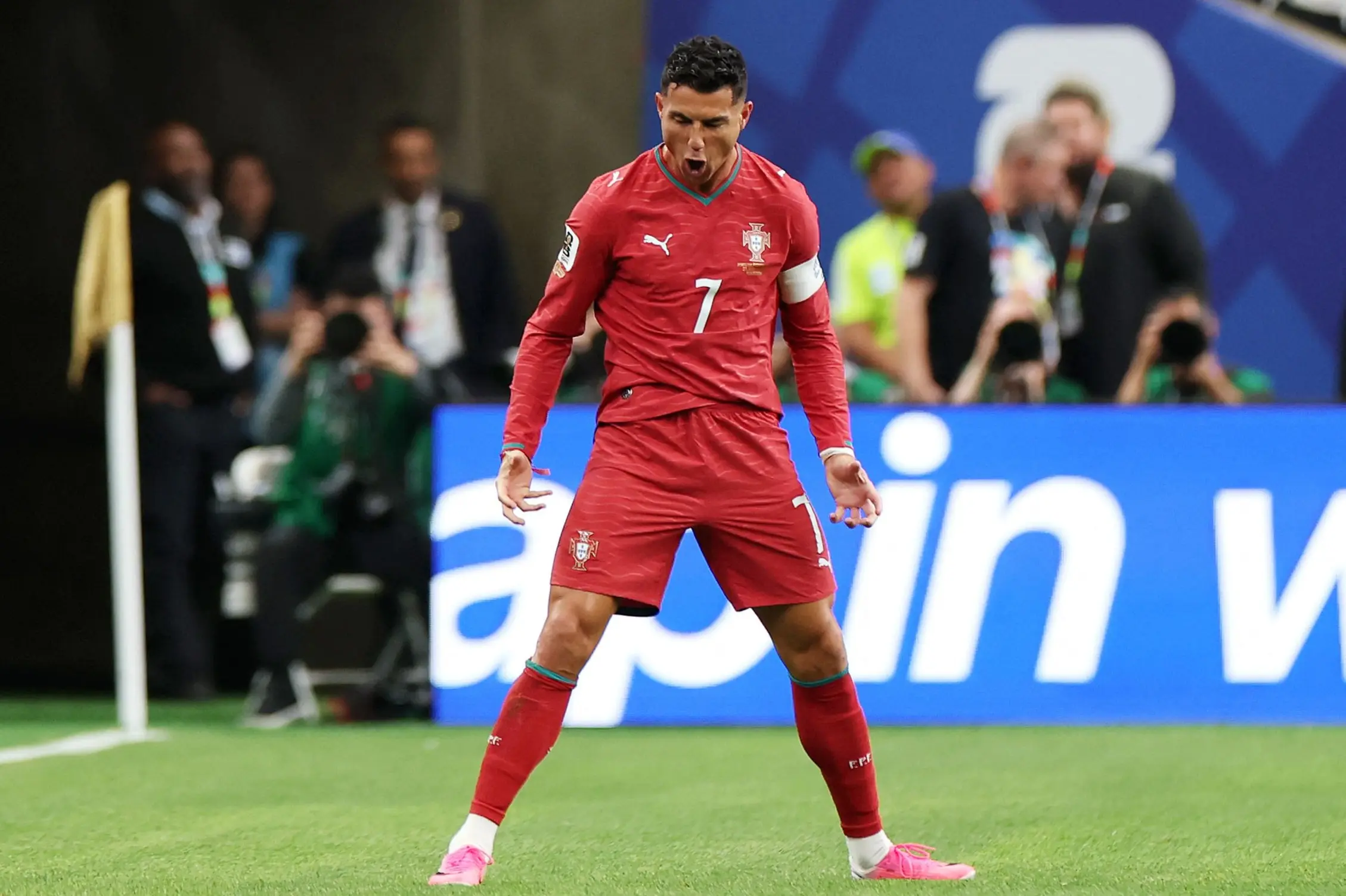Cristiano Ronaldo convirtió un doblete con Portugal y rompió dos récords en la historia de los Mundiales