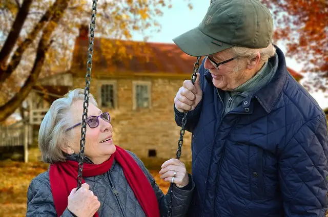 Sentirse útil también es clave para el bienestar emocional en la vejez