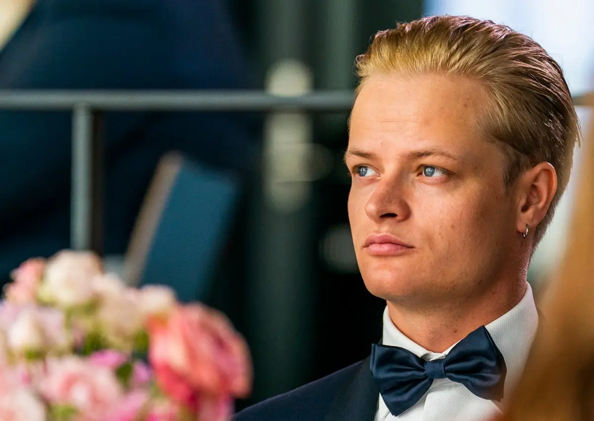 Justicia noruega ordena liberar al hijo de la princesa Mette-Marit, acusado de haber violado a varias mujeres