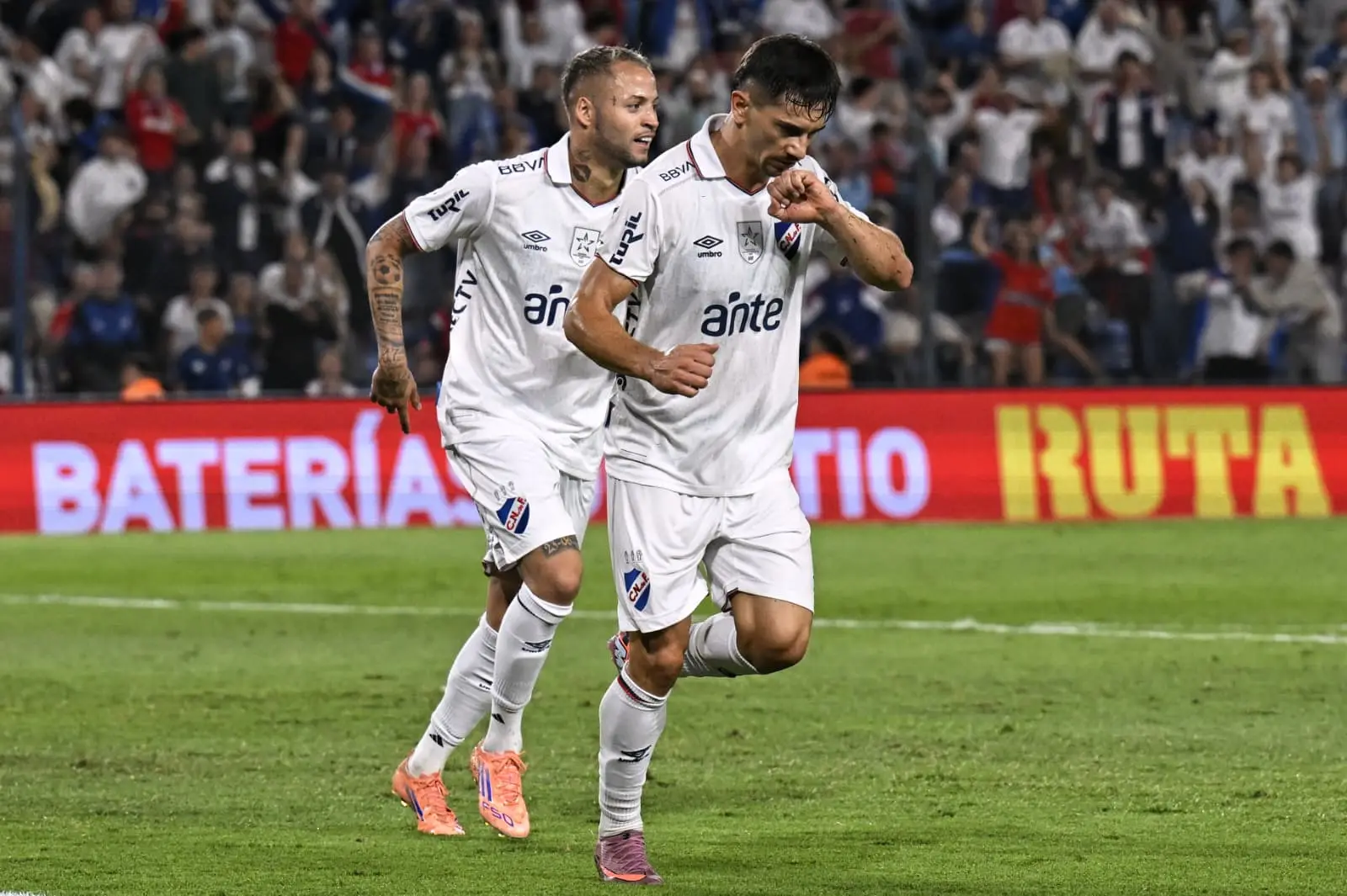 Nacional en búsqueda de goles: cómo cerraron el primer semestre los tres centrodelanteros que le quedan a Bava