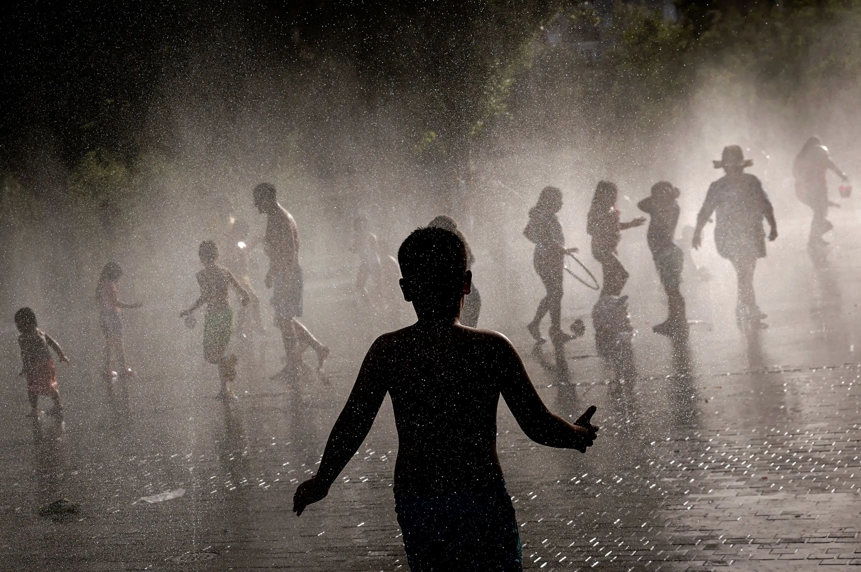 Ola de calor se intensifica en Europa y varias ciudades están bajo alerta roja; ¿cuándo bajarían las temperaturas?