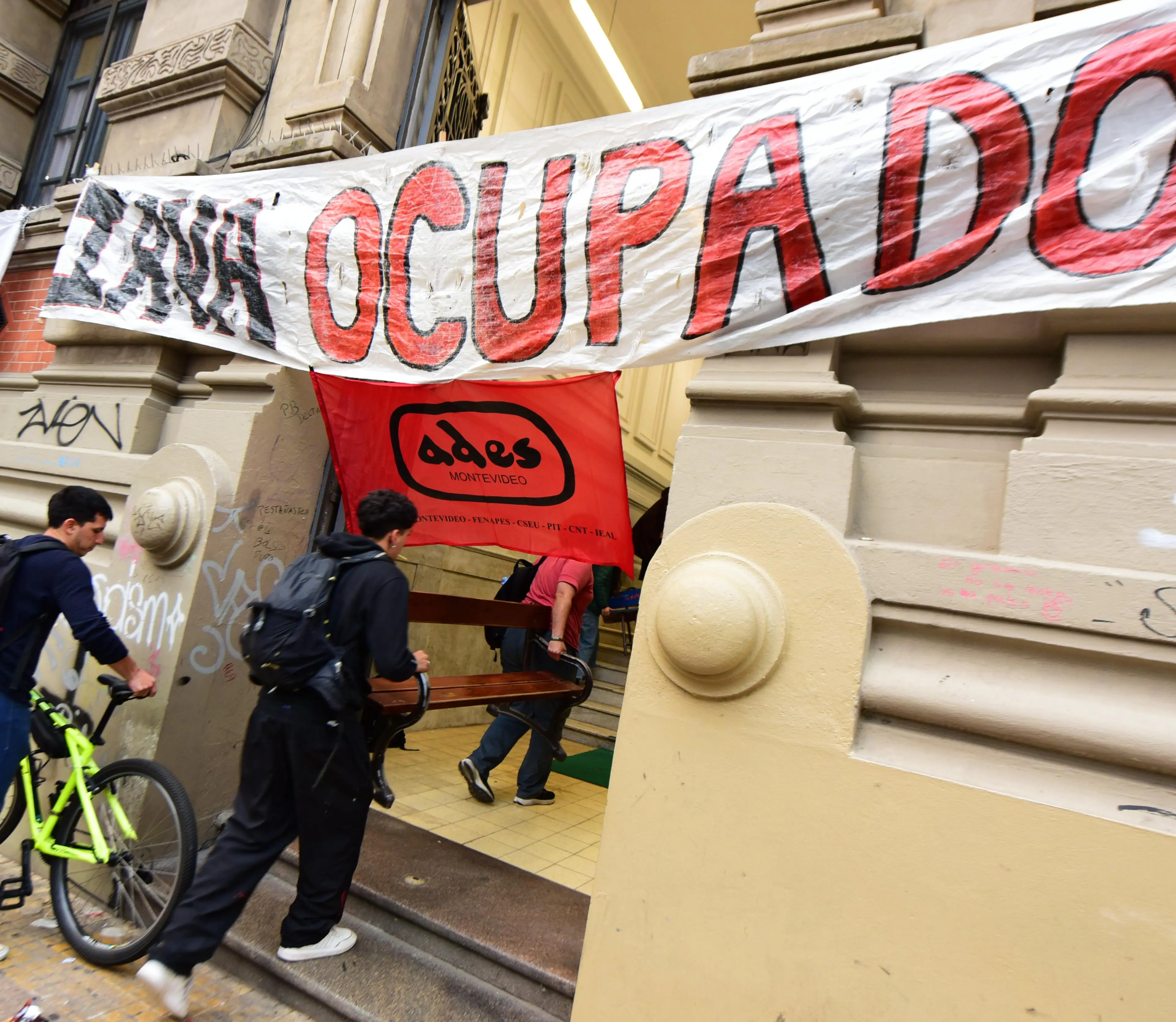 Habrá paro nacional en todos los liceos públicos este jueves; Fenapes busca "quebrar gasto cero" en Rendición
