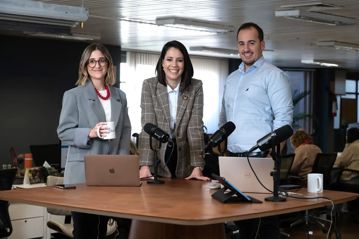Más periodismo y en vivo: El País lanza "En Clave País", un programa de streaming desde la redacción del diario