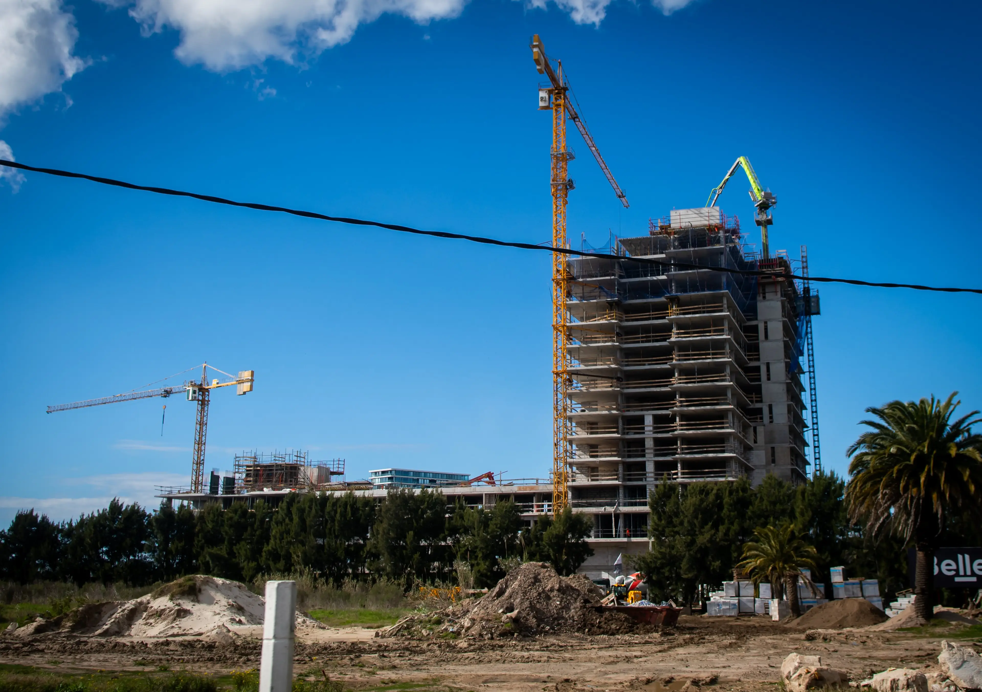 Construcción: los desarrolladores advierten por demoras en trámites y debaten la reducción de la jornada laboral en Uruguay