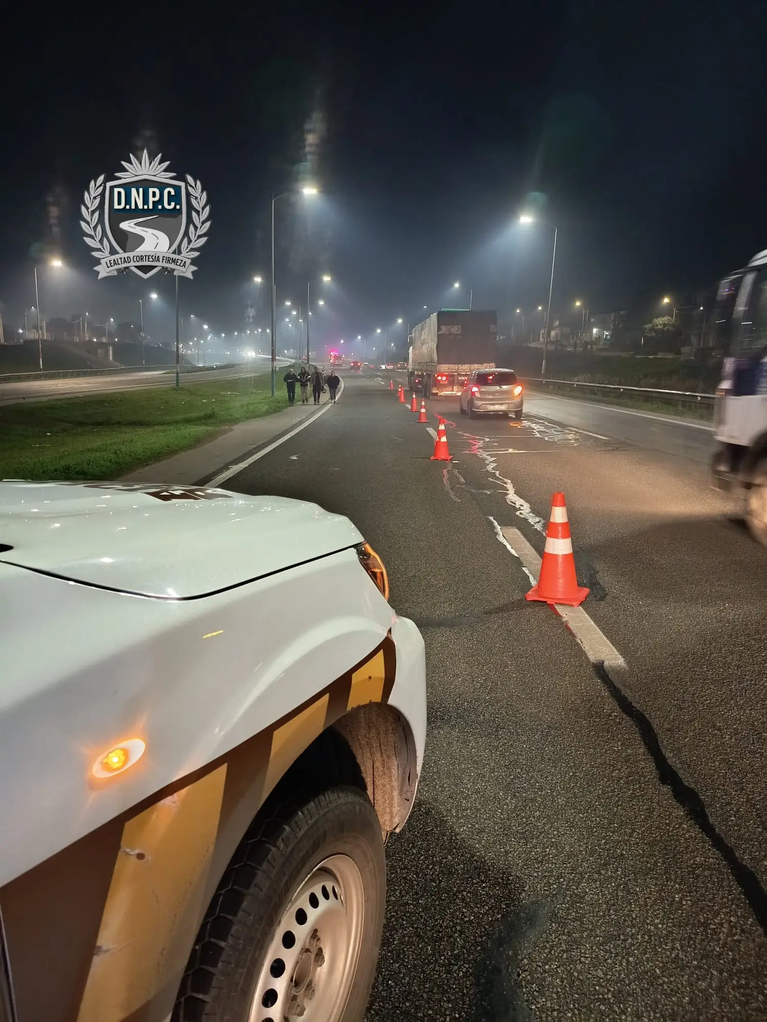 Siniestro de tránsito fatal en Montevideo: peatón de 54 años murió tras ser embestido por una moto