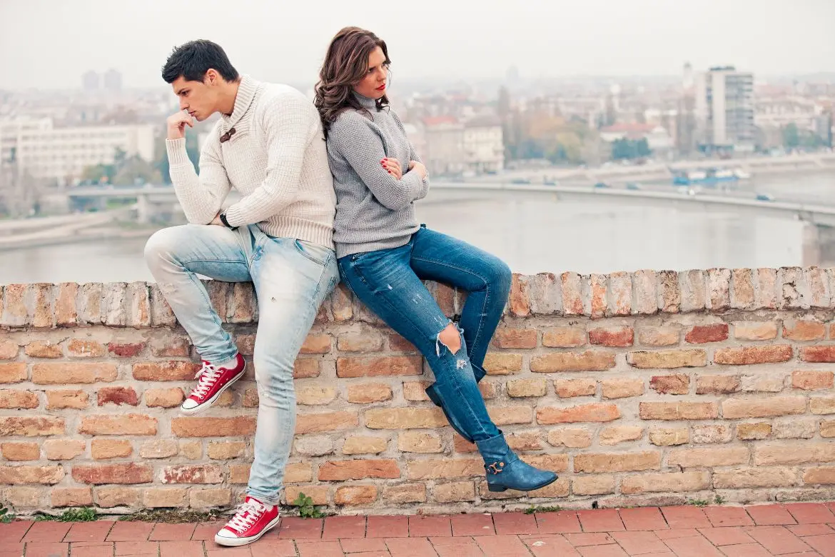 Por qué las relaciones tóxicas aceleran tu edad biológica y te hacen envejecer más rápido