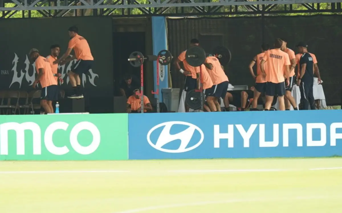 Presencia extranjera y trabajos en gimnasio: así fue el entrenamiento de Uruguay tras el empate con Cabo Verde