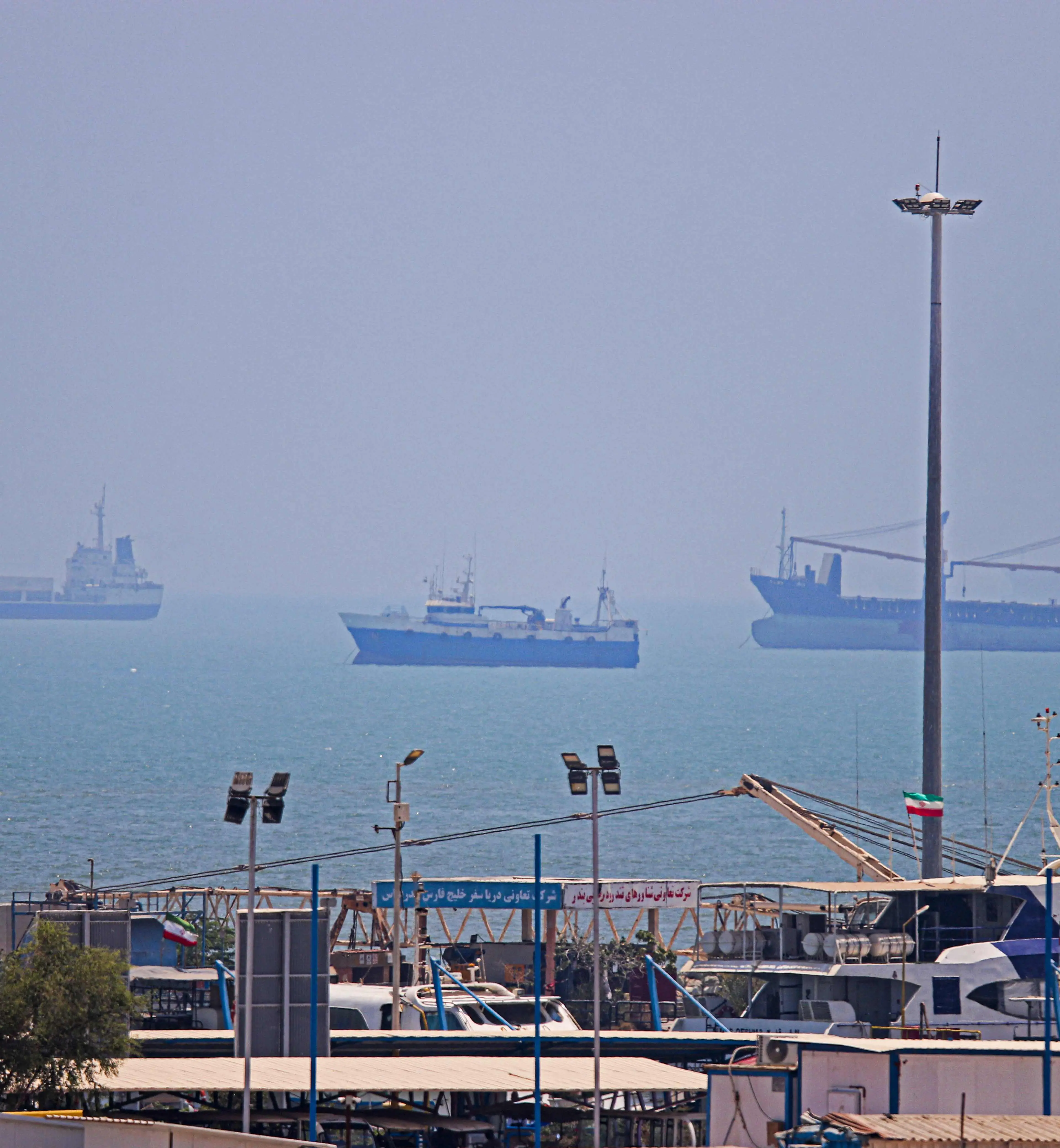 El mundo agota sus reservas de petróleo, aumentando la presión para un definitivo acuerdo de paz