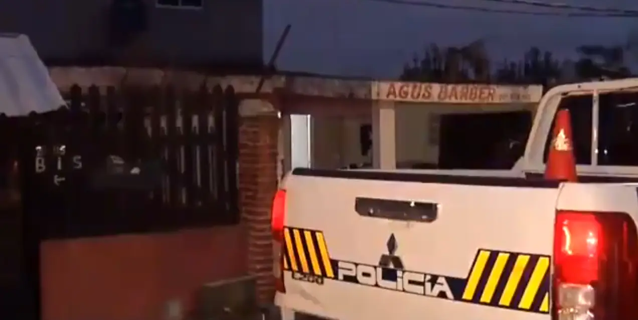 Homicidio en una barbería en el Cerro: la Policía investiga el asesinato de un joven de 21 años