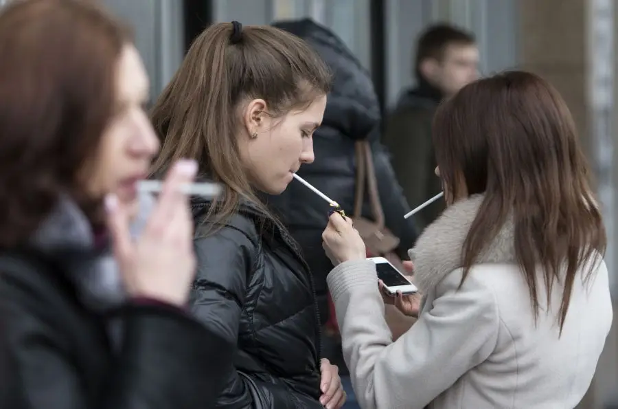 Equiparar una adicción a enfermedades como diabetes ignora el contexto social y los pensamientos individuales