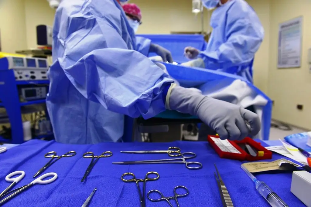 Proponen que se graben cirugías y áreas “críticas” de salud: “Sirve a la transparencia”