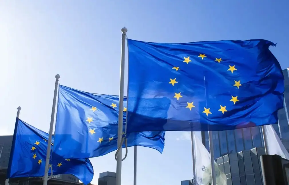 UE responderá si EE. UU. impone un arancel del 100% por gravar a los gigantes digitales