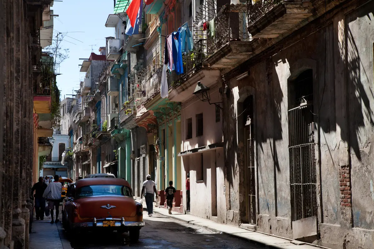 Cuba aprueba una histórica reforma económica con banca privada y apertura al capital