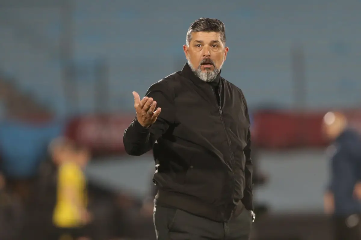 Leo Ramos fue operado tras dolor en el pecho y se encuentra en CTI: ¿qué dicen en Danubio?