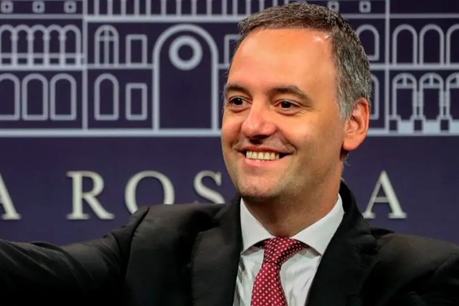 Renunció Manuel Adorni, figura clave del gobierno de Milei, tras denuncias por corrupción