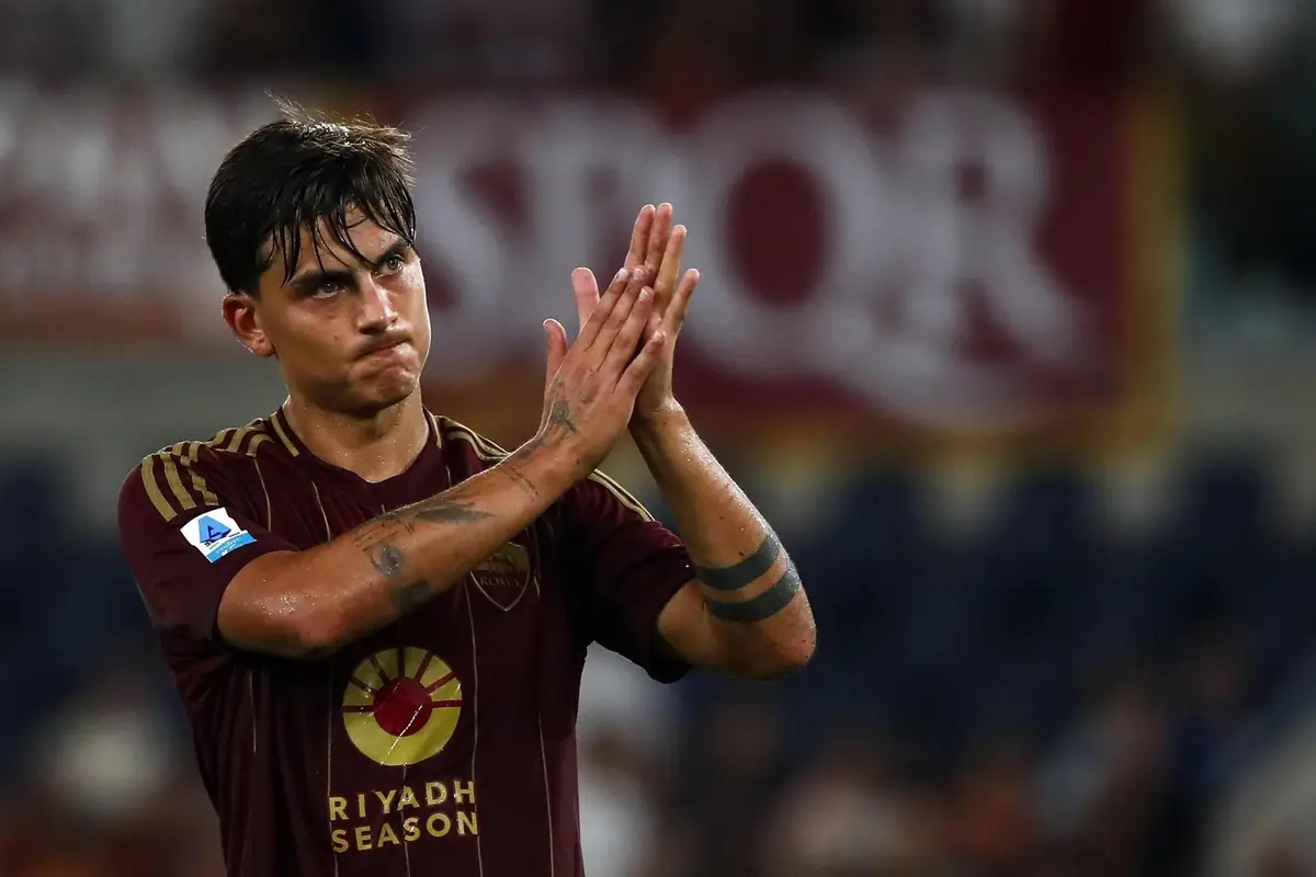 Paulo Dybala, que ilusionaba a Boca Juniors, renovó contrato con la Roma por un año