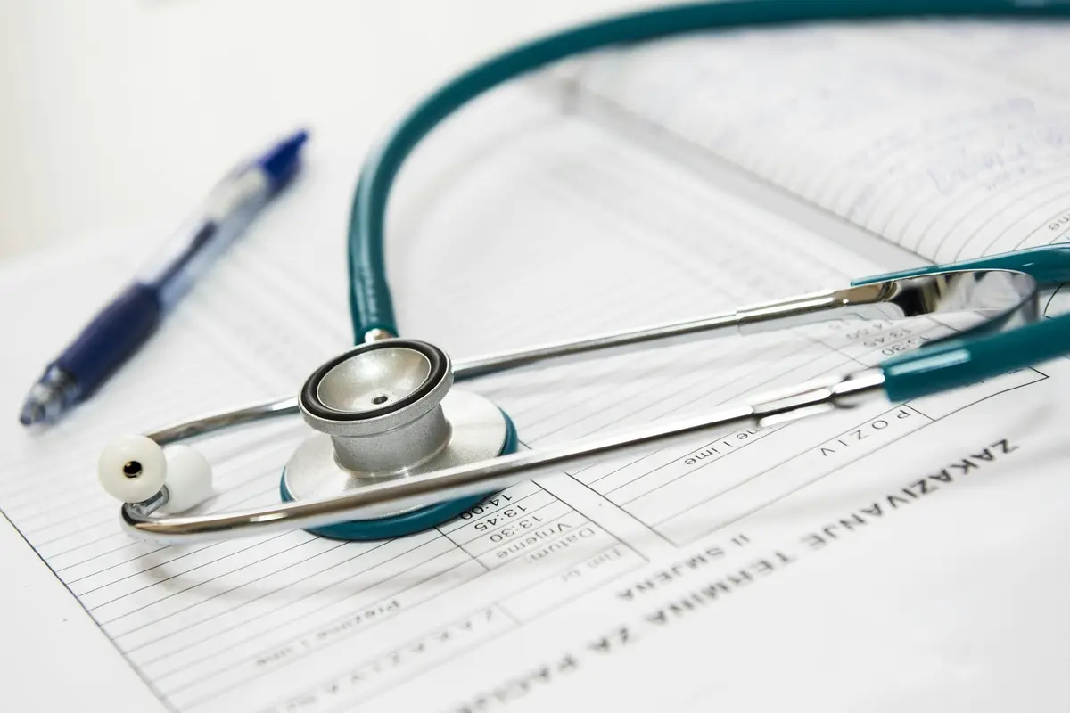 El 30% de los médicos en el interior ejercen sin terminar su especialización, según FEMI