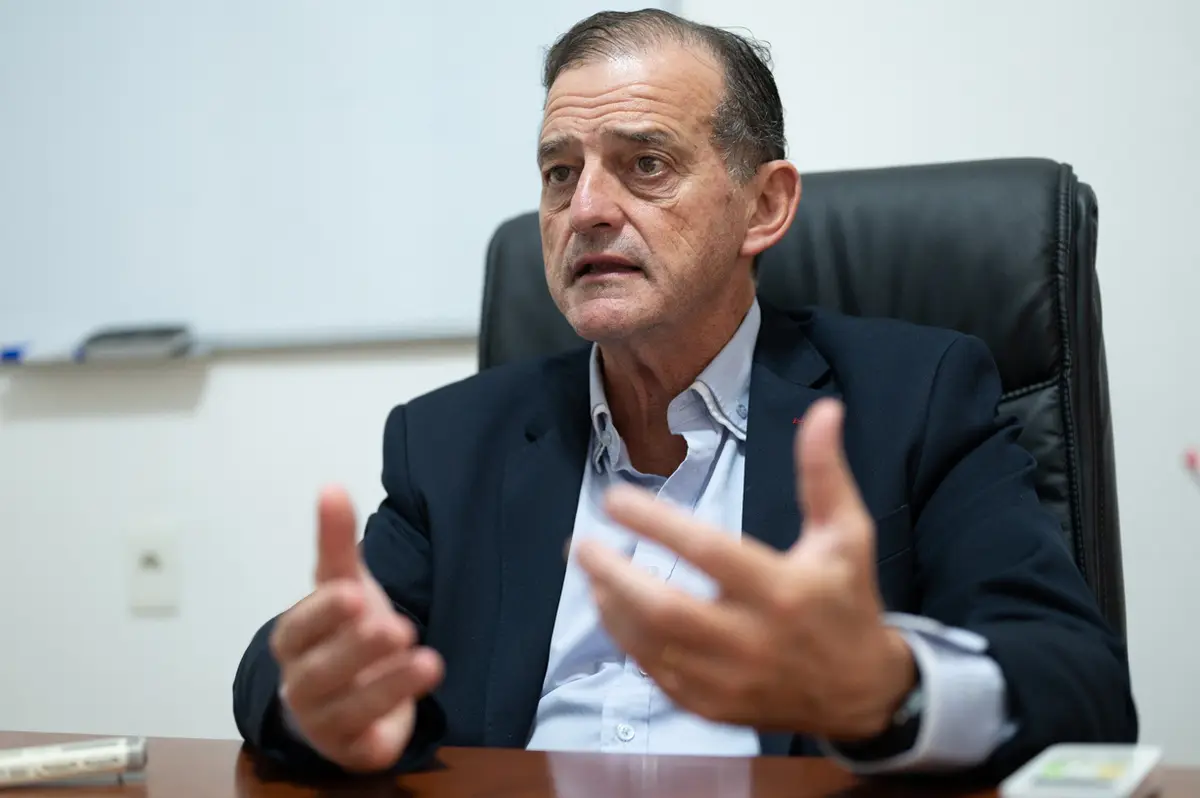 Manini Ríos: es “fundamental” que haya un marco legal en uso de vehículos del Ejército