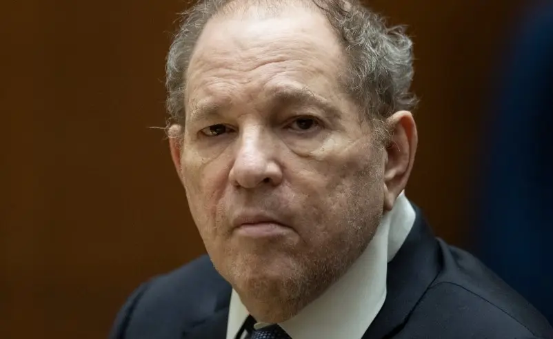 Harvey Weinstein fue hospitalizado por neumonía y permanece bajo tratamiento en Nueva York