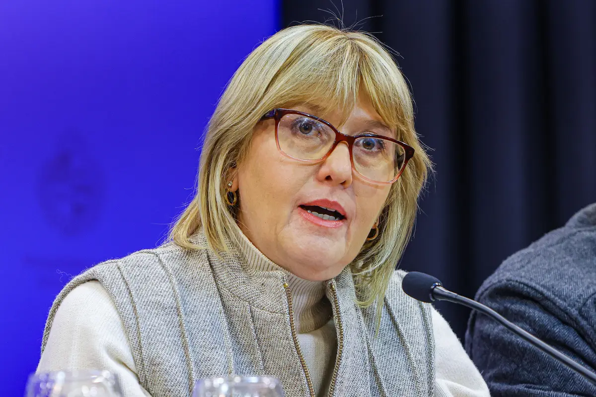 “No podría durar un solo minuto”: diputado blanco contra Lustemberg por anestesista