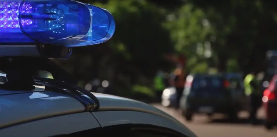 Una adolescente de 13 años baleada en el pecho tras robarle a una funcionaria policial