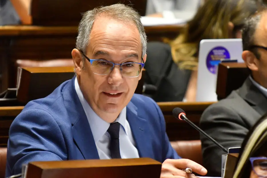 “Falta de seriedad”: blanco citará a Mahía al Parlamento por Biblioteca Nacional