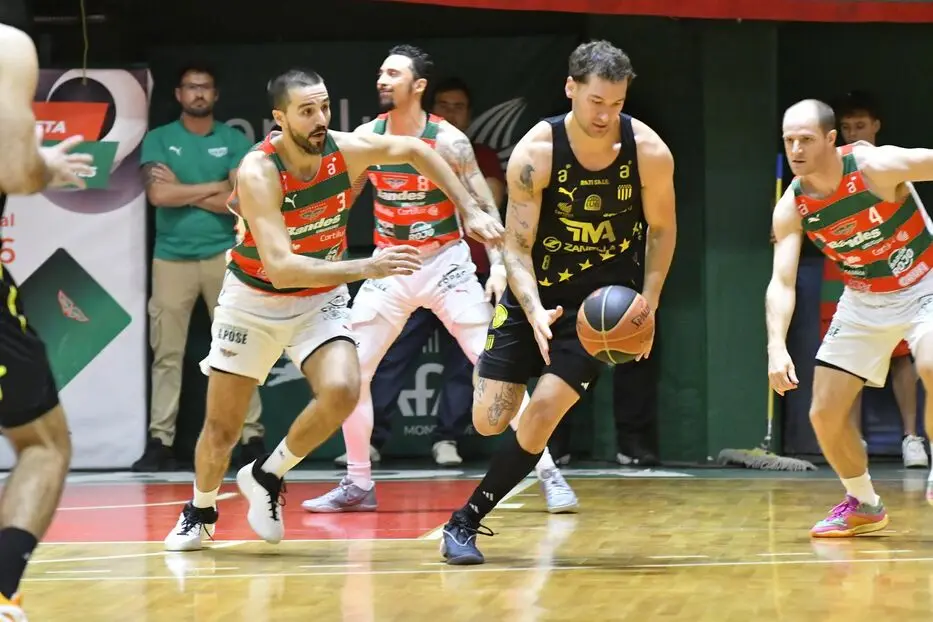 LUB: Aguada y Peñarol juegan esta noche la tercera final. A qué hora y por dónde verla